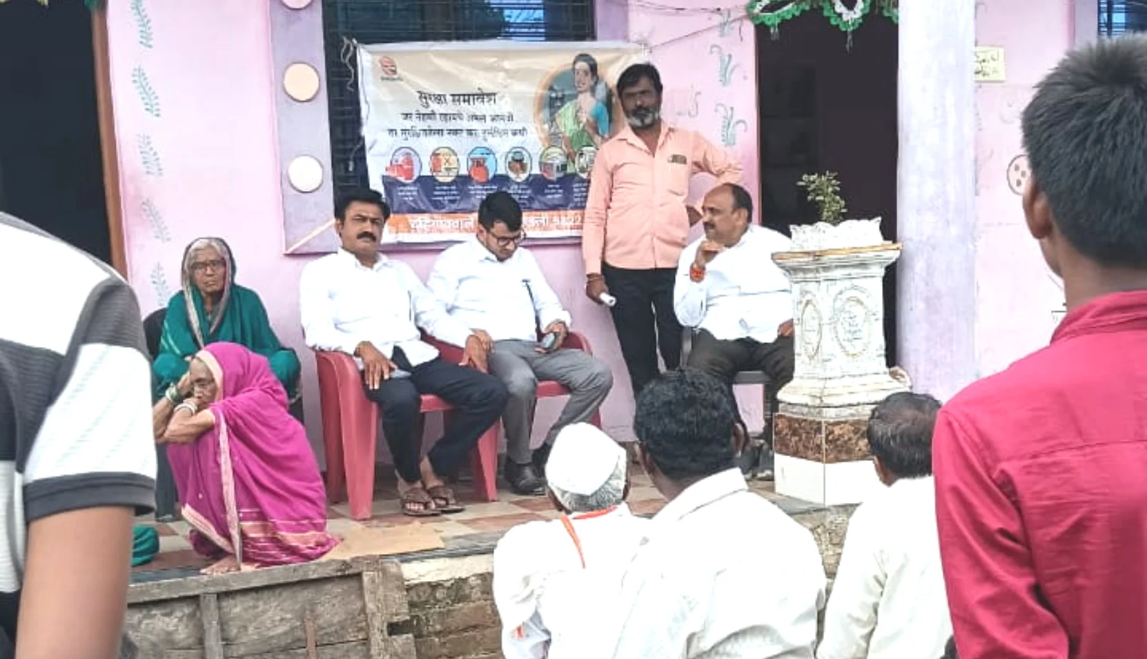 मलगी येथील गॅस सिलिंडर स्फोट  प्रकरणी  इंण्डेन गॅसच्या अधिकाऱ्याकडून पाहणी